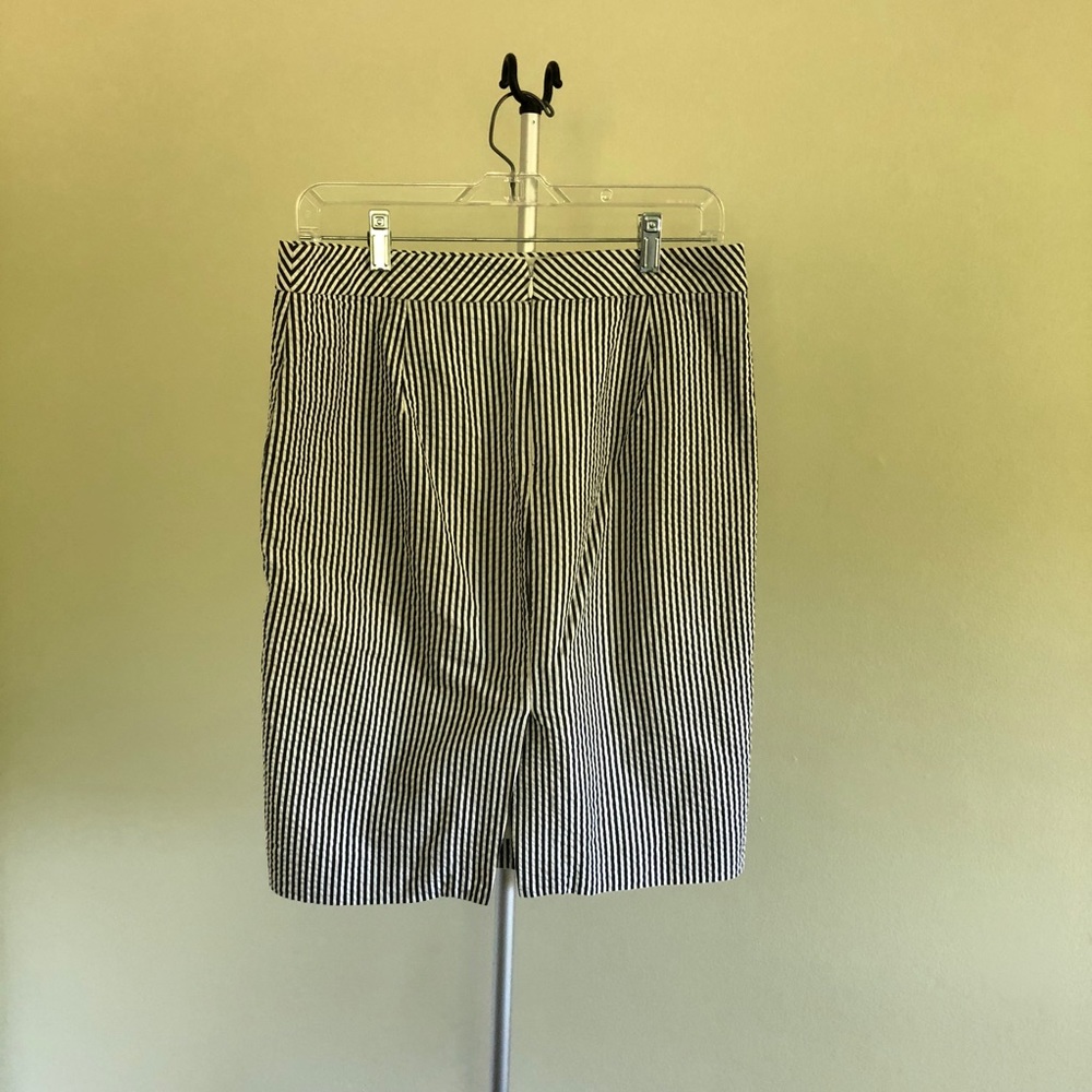 J. CREW Seersucker Pencil Skirt - Picture 3 of 7